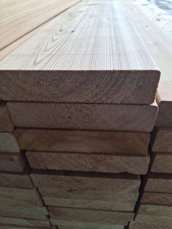 dosky hobľované sibírsky smrekovec